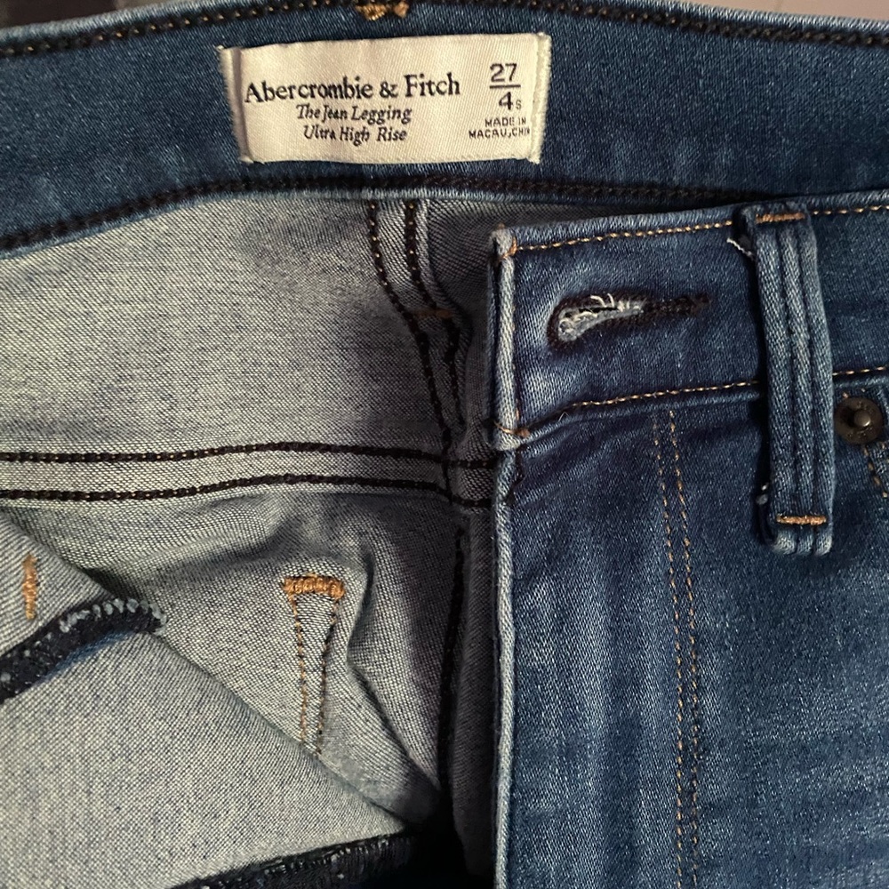 Abercrombie & Fitch Jean Legging Ultra High rise 27